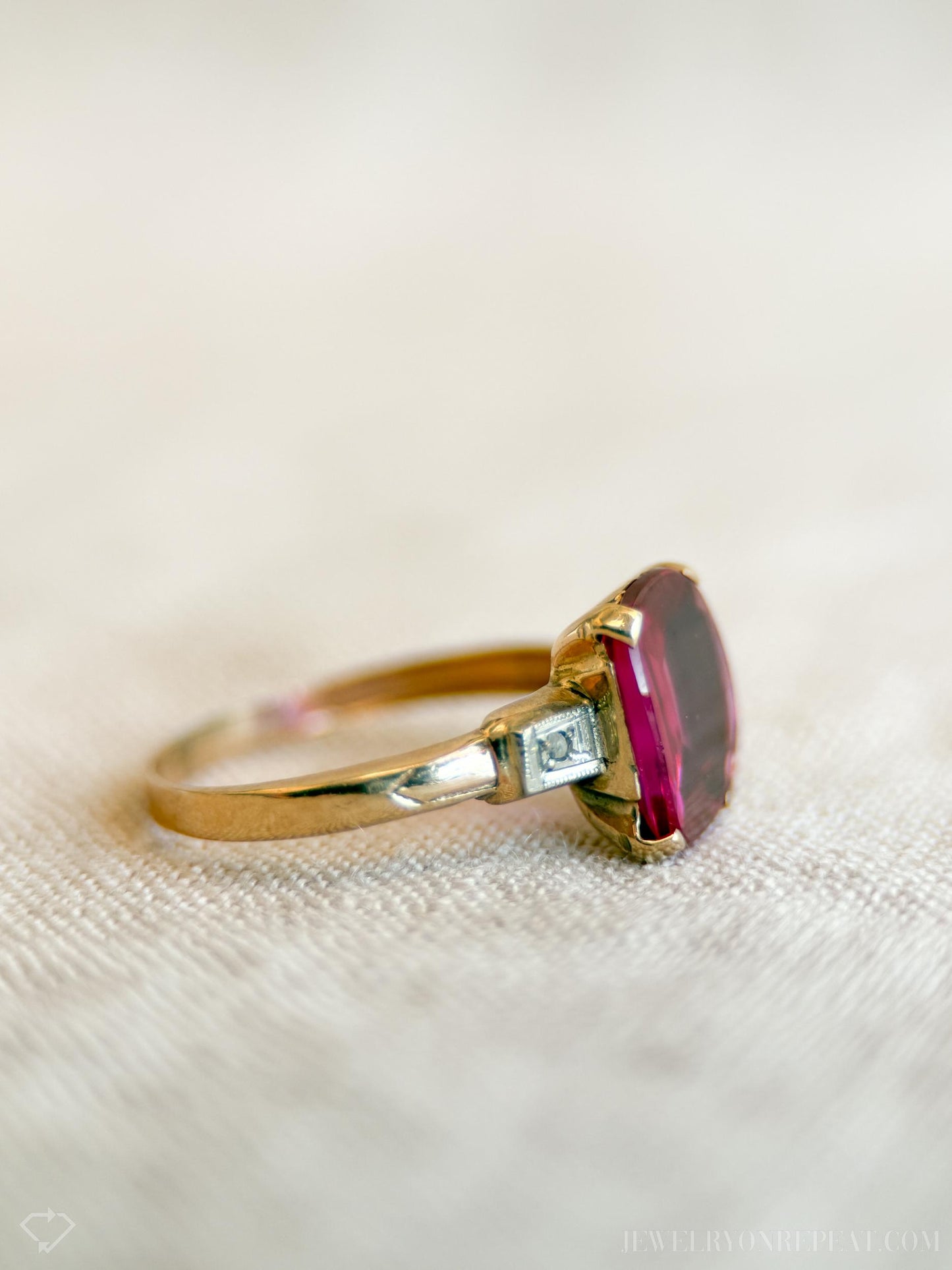 Vintage Art Deco Ruby Ring in 10k Gold, Antique Jewelry from the 1920s - Timeless, Sustainable, @JewelryOnRepeat