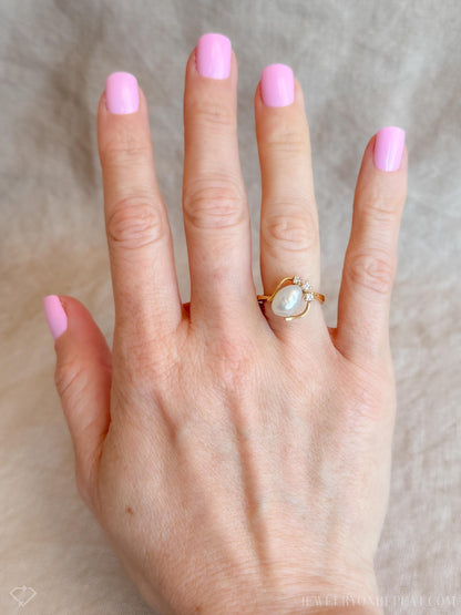 Vintage 1970s Diamond & Pearl Ring in 14k Gold