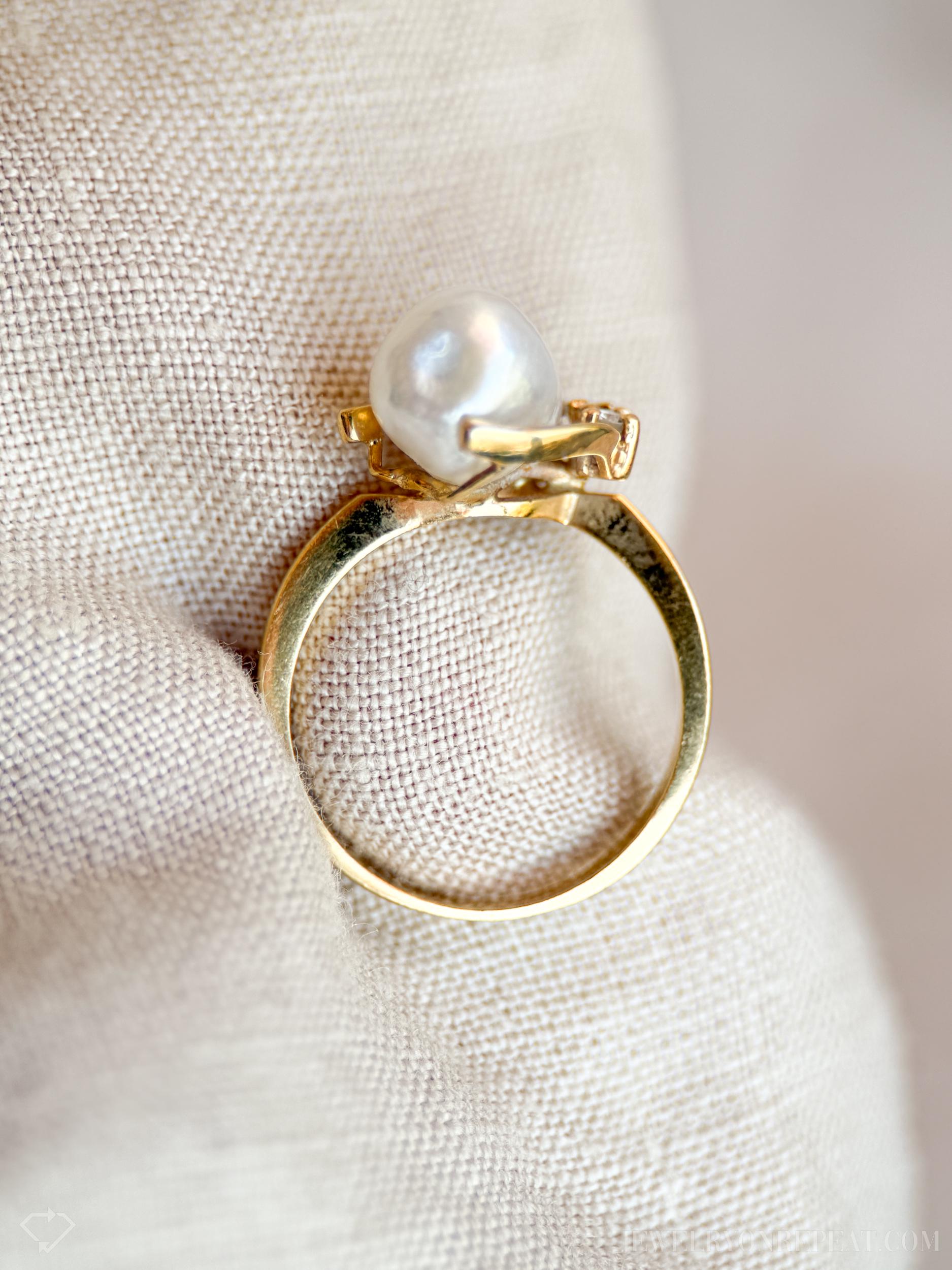 Vintage Diamond and Pearl Ring in 14k Gold, Antique Jewelry from the 1970s - Timeless, Sustainable, @JewelryOnRepeat