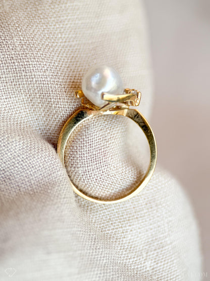 Vintage 1970s Diamond & Pearl Ring in 14k Gold