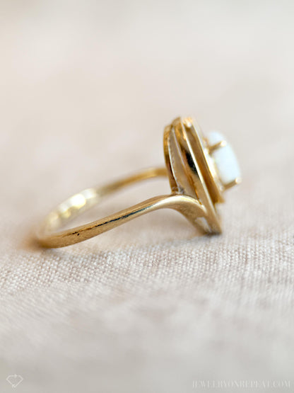 Vintage 1970s Marquise Opal Ellipse Ring in 10k Gold