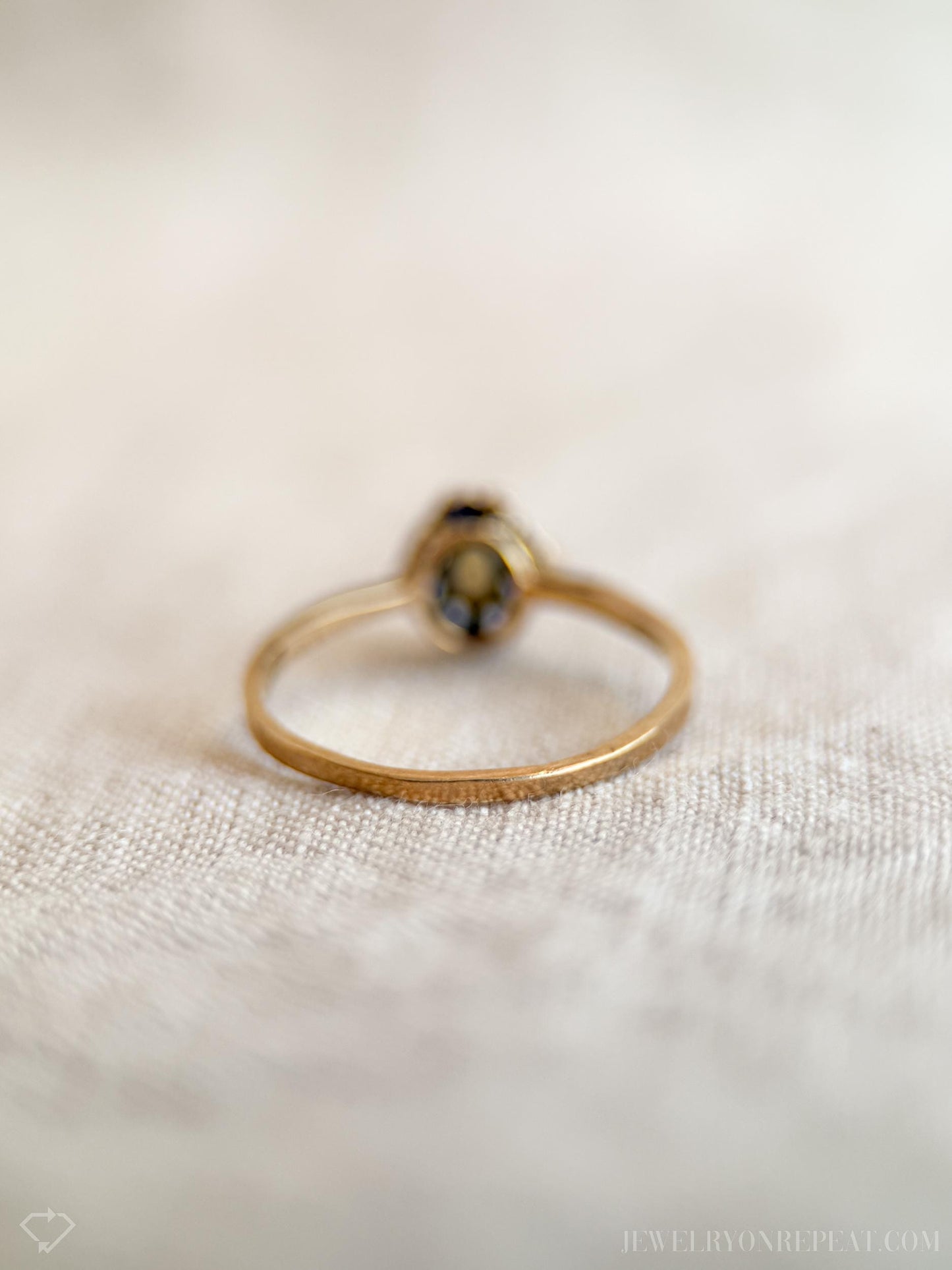 Vintage Opal Ring in 10k Gold, Antique Jewelry from the 1970s - Timeless, Sustainable, @JewelryOnRepeat