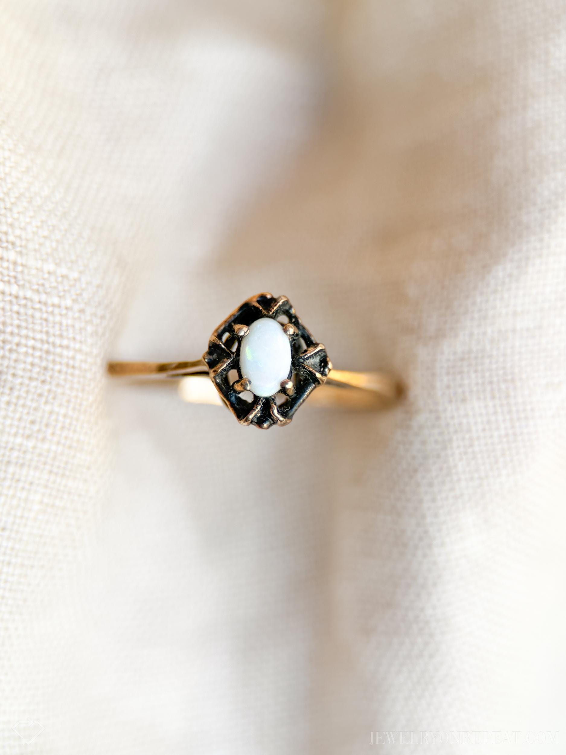Vintage Opal Ring in 10k Gold, Antique Jewelry from the 1970s - Timeless, Sustainable, @JewelryOnRepeat