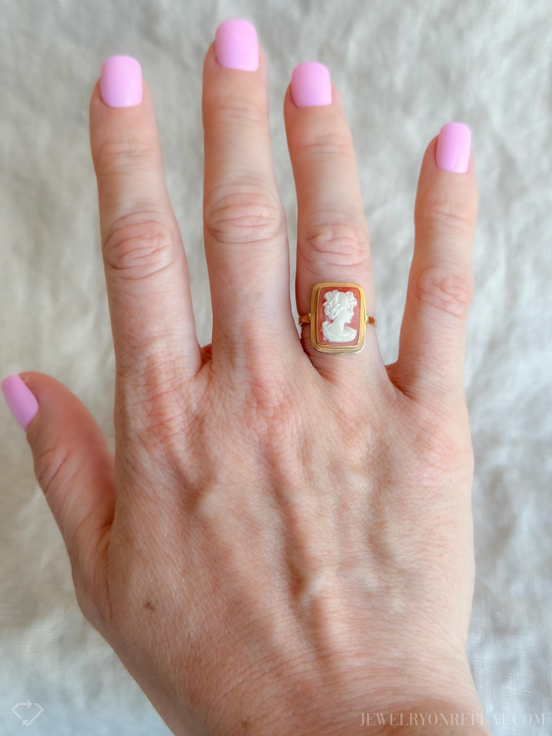 Vintage Cameo Gemstone Ring in 14k Gold, Antique Jewelry from the 1940s - Timeless, Sustainable, @JewelryOnRepeat
