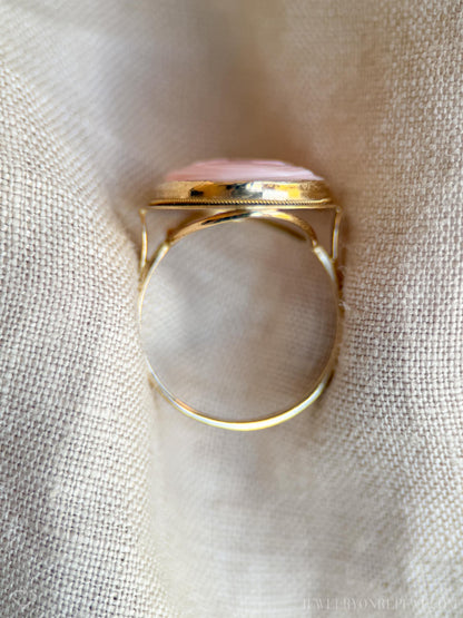 Vintage 1940s Cameo Gemstone Ring in 14k Gold