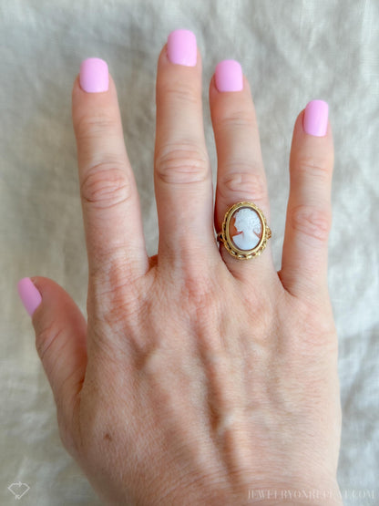 Vintage 1940s Cameo Gemstone Ring in 14k Gold