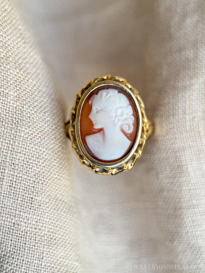 Vintage 1940s Cameo Gemstone Ring in 14k Gold