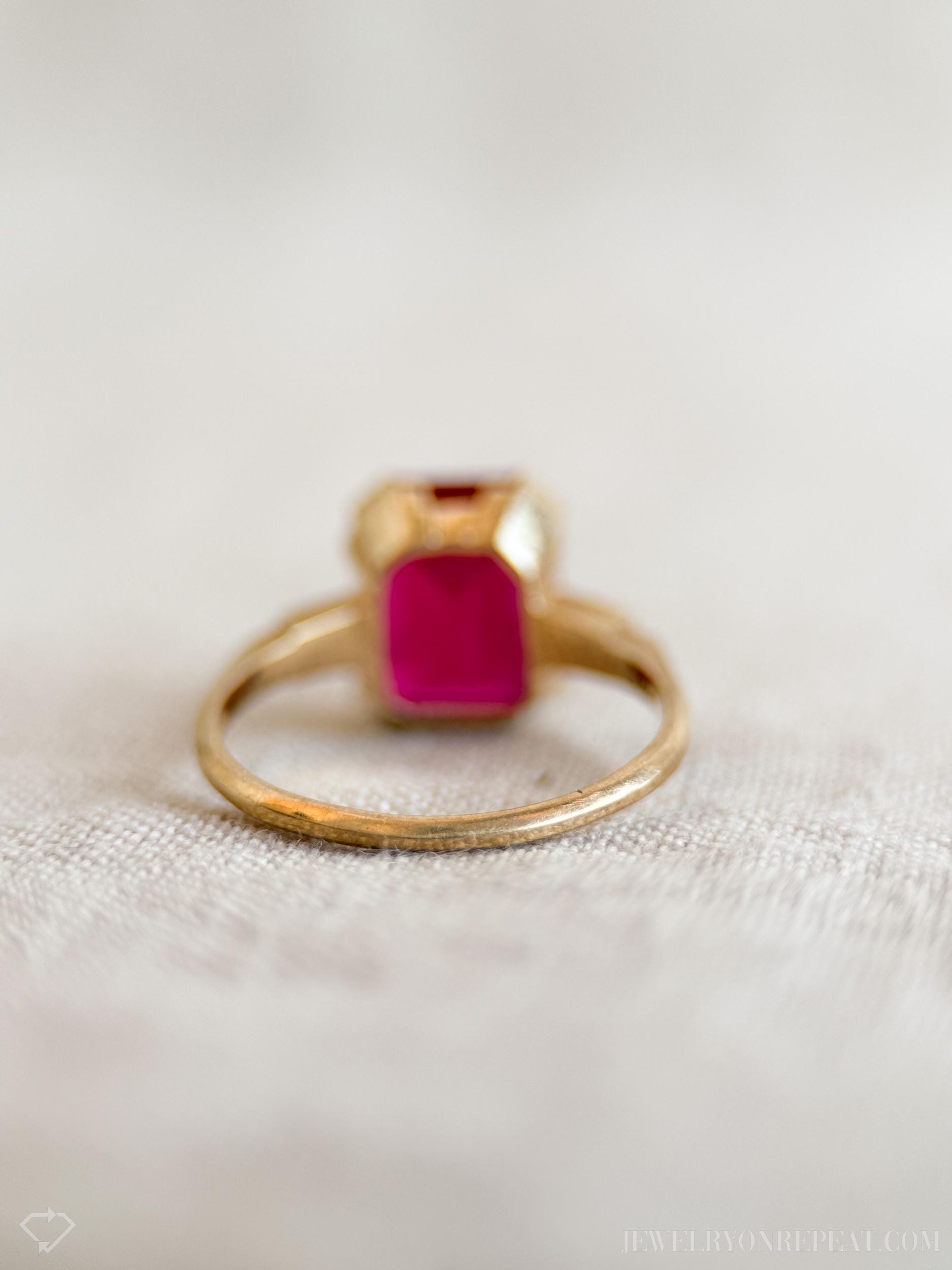 Vintage Art Deco Ruby Ring in 10k Gold, Antique Jewelry from the 1950s - Timeless, Sustainable, @JewelryOnRepeat