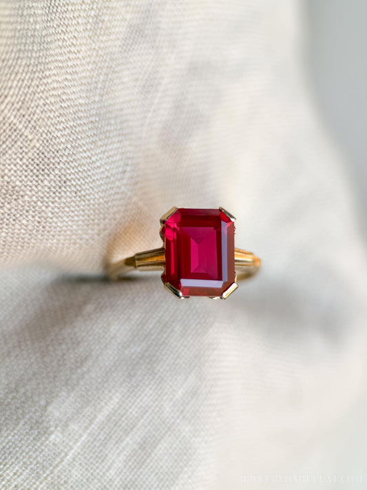 Vintage Art Deco Ruby Ring in 10k Gold, Antique Jewelry from the 1950s - Timeless, Sustainable, @JewelryOnRepeat