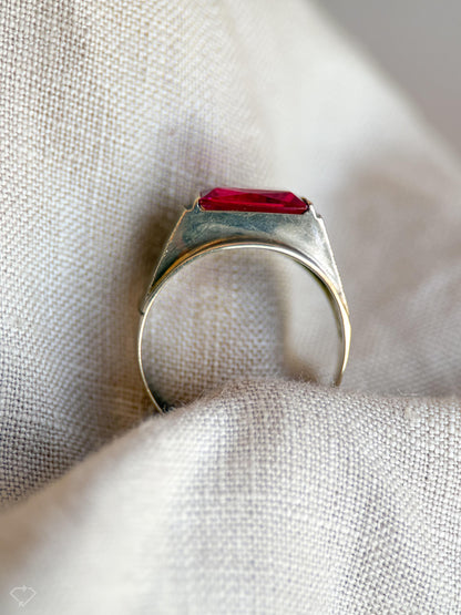 Vintage 1960s Ruby Ring in 14k Gold
