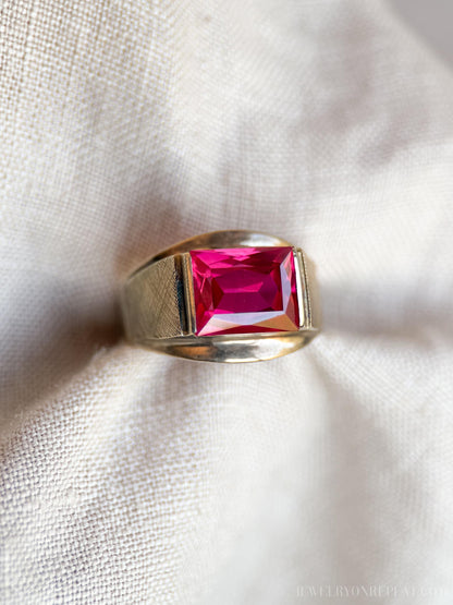 Vintage 1960s Ruby Ring in 14k Gold