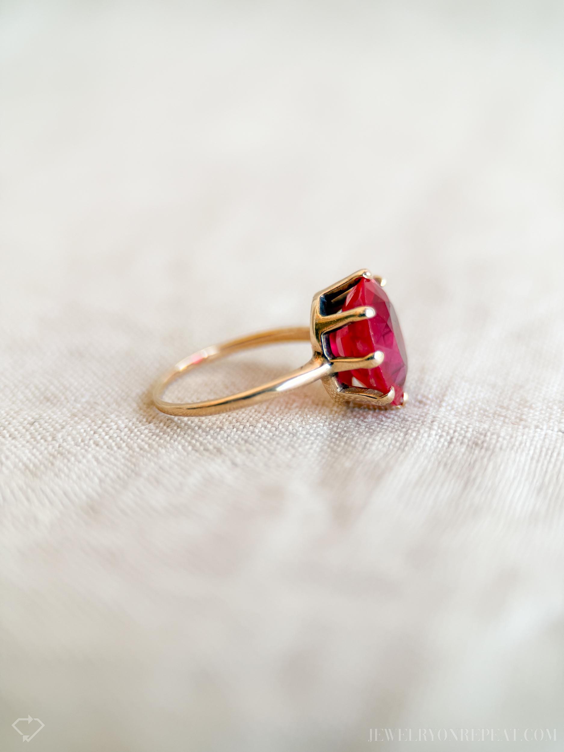 Vintage Art Deco Oval Cut Solitaire Ruby Ring in 14k Gold, Antique Jewelry from the 1960s - Timeless, Sustainable, @JewelryOnRepeat