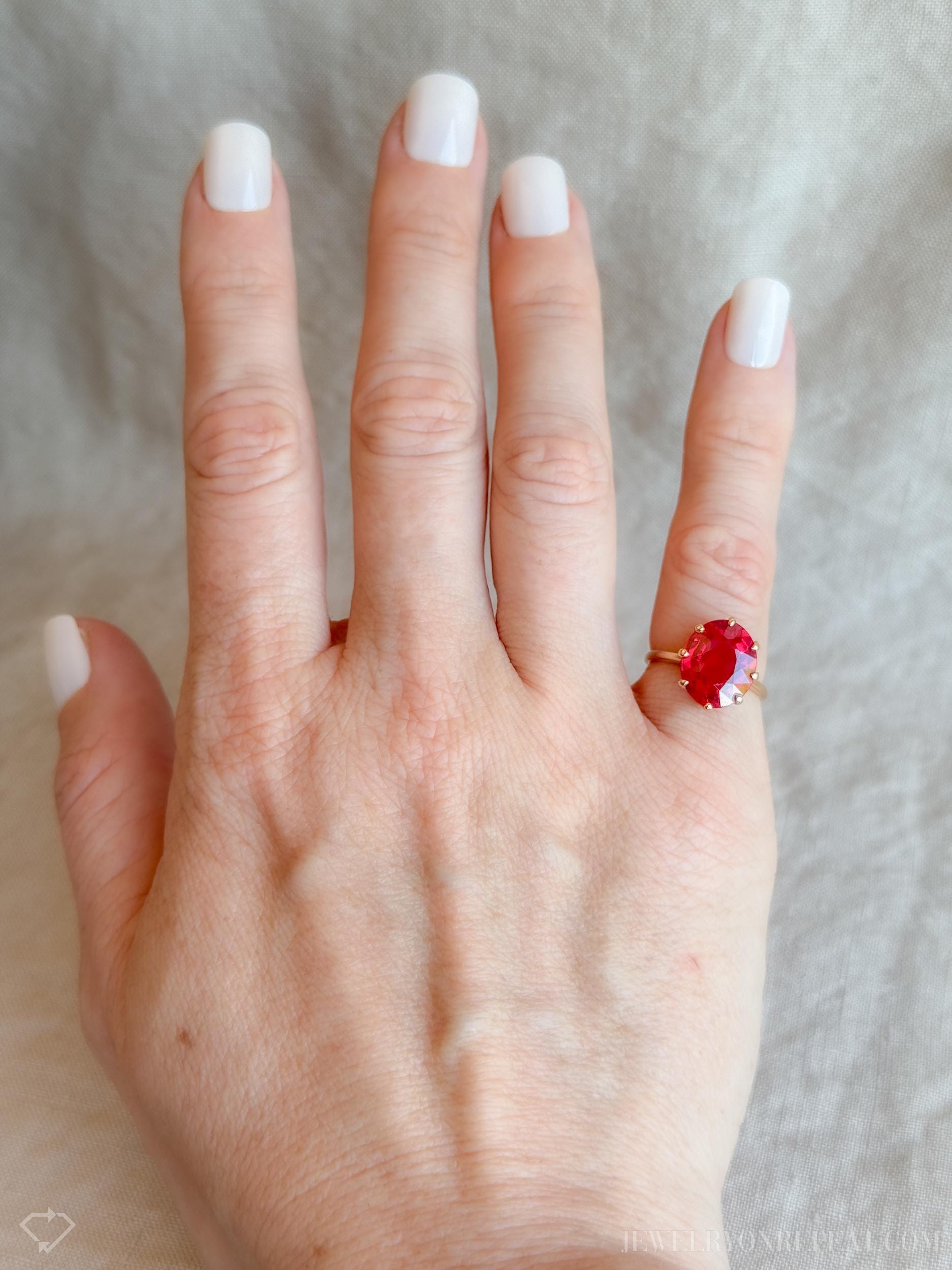 Vintage Art Deco Oval Cut Solitaire Ruby Ring in 14k Gold, Antique Jewelry from the 1960s - Timeless, Sustainable, @JewelryOnRepeat