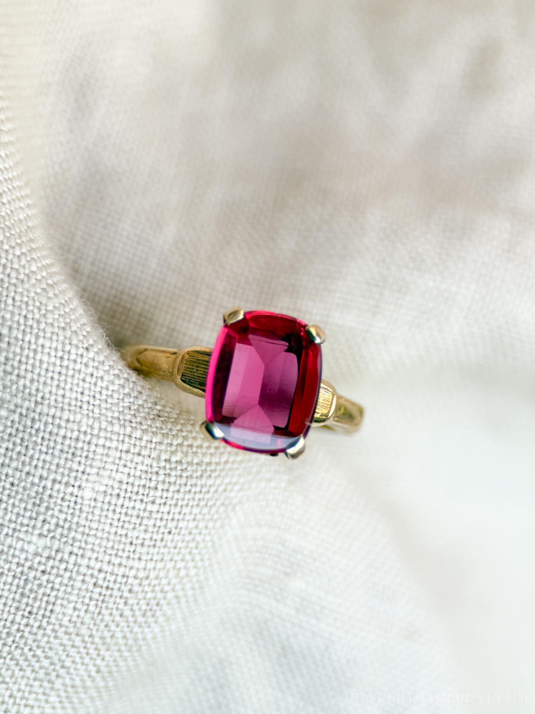 Vintage Art Deco Ruby Ring in 10k Gold, Antique Jewelry from the 1920s - Timeless, Sustainable, @JewelryOnRepeat