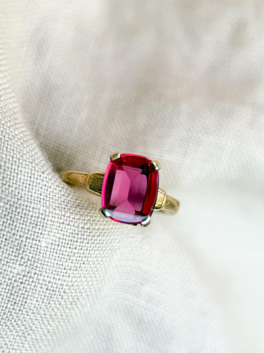 Vintage Art Deco Ruby Ring in 10k Gold, Antique Jewelry from the 1920s - Timeless, Sustainable, @JewelryOnRepeat