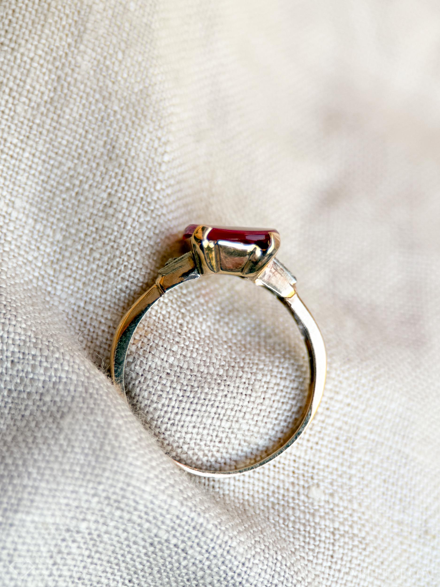 Vintage Art Deco Ruby Ring in 10k Gold, Antique Jewelry from the 1920s - Timeless, Sustainable, @JewelryOnRepeat