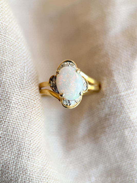 Vintage Opal and Diamond Ring in 14k Gold, Antique Jewelry from the 1990s - Timeless, Sustainable, @JewelryOnRepeat