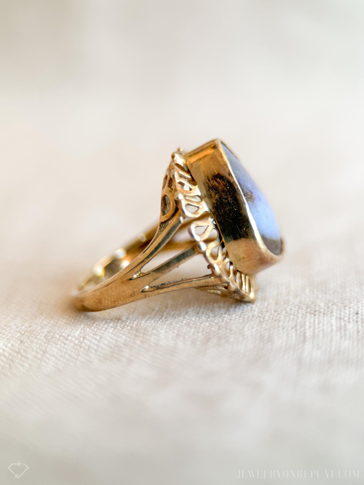 Vintage 1970s Boulder Opal Filigree Ring in 14k Gold