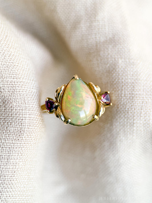 Vintage Pear Cut Opal and Garnet Ring in 14k Gold, Antique Jewelry from the 1990s - Timeless, Sustainable, @JewelryOnRepeat