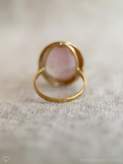 Vintage 1940s Cameo Gemstone Ring in 14k Gold