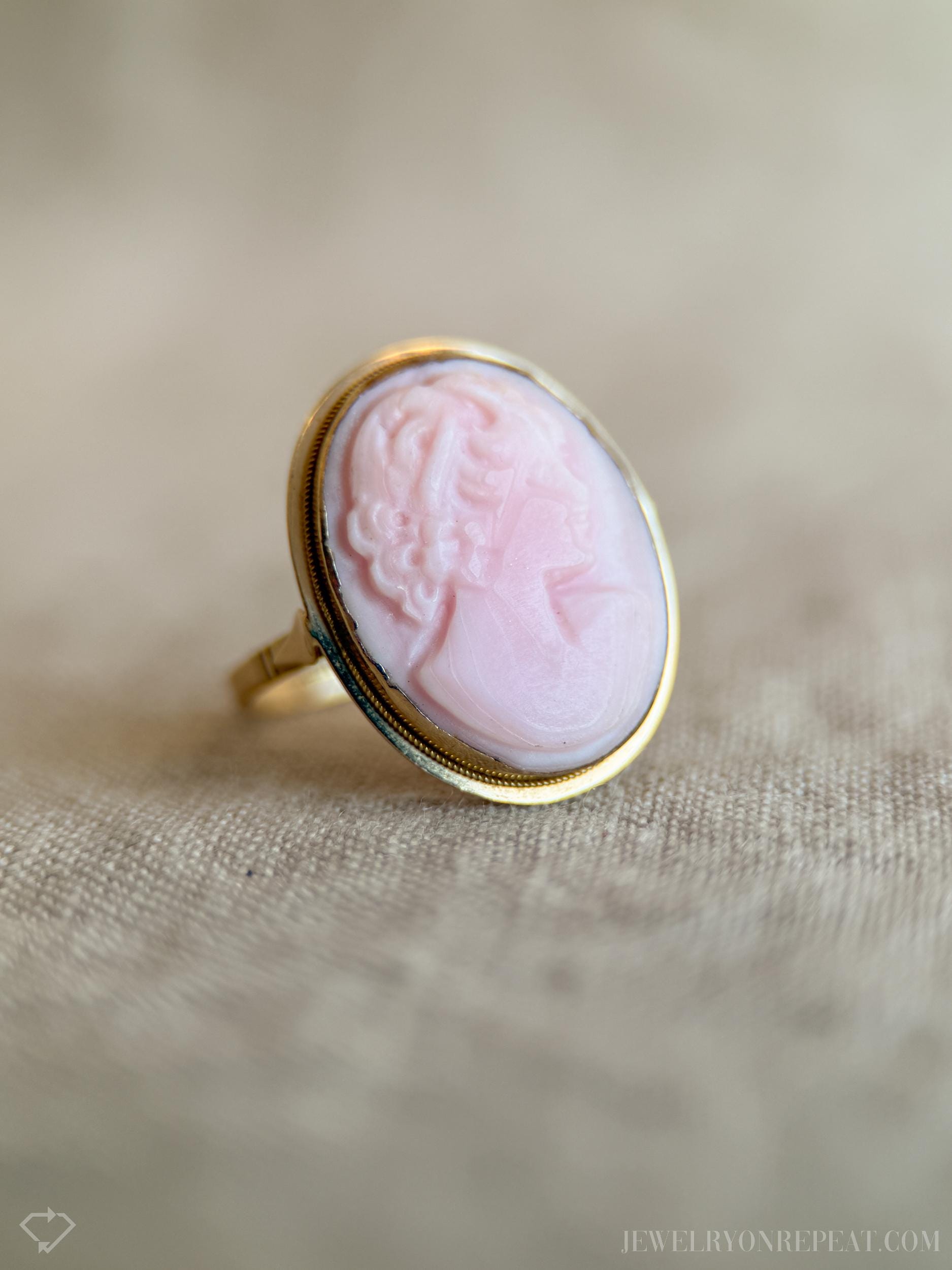 Vintage Cameo Gemstone Ring in 14k Gold, Antique Jewelry from the 1940s - Timeless, Sustainable, @JewelryOnRepeat