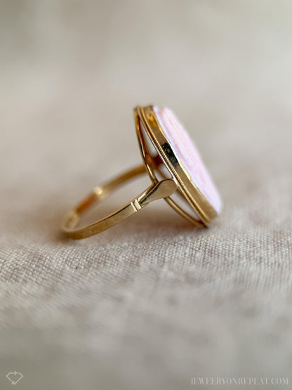 Vintage 1940s Cameo Gemstone Ring in 14k Gold