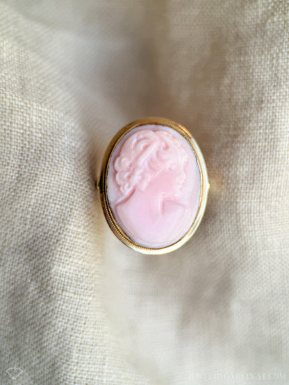 Vintage 1940s Cameo Gemstone Ring in 14k Gold