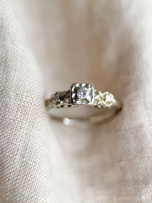 Vintage Art Deco Diamond Ring in 14k White Gold, Antique Jewelry from the 1950s - Timeless, Sustainable, @JewelryOnRepeat