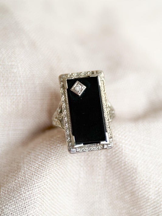 Vintage Onyx and Diamond Ring in 18k White Gold, Antique Jewelry from the 1940s - Timeless, Sustainable, @JewelryOnRepeat