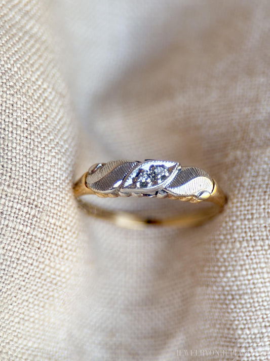Vintage Diamond Filigree Wedding Band in 14k Gold, Antique Jewelry from the 1930s - Timeless, Sustainable, @JewelryOnRepeat