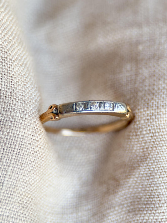 Vintage Diamond Wedding Band in 14k Gold, Antique Jewelry from the 1940s - Timeless, Sustainable, @JewelryOnRepeat
