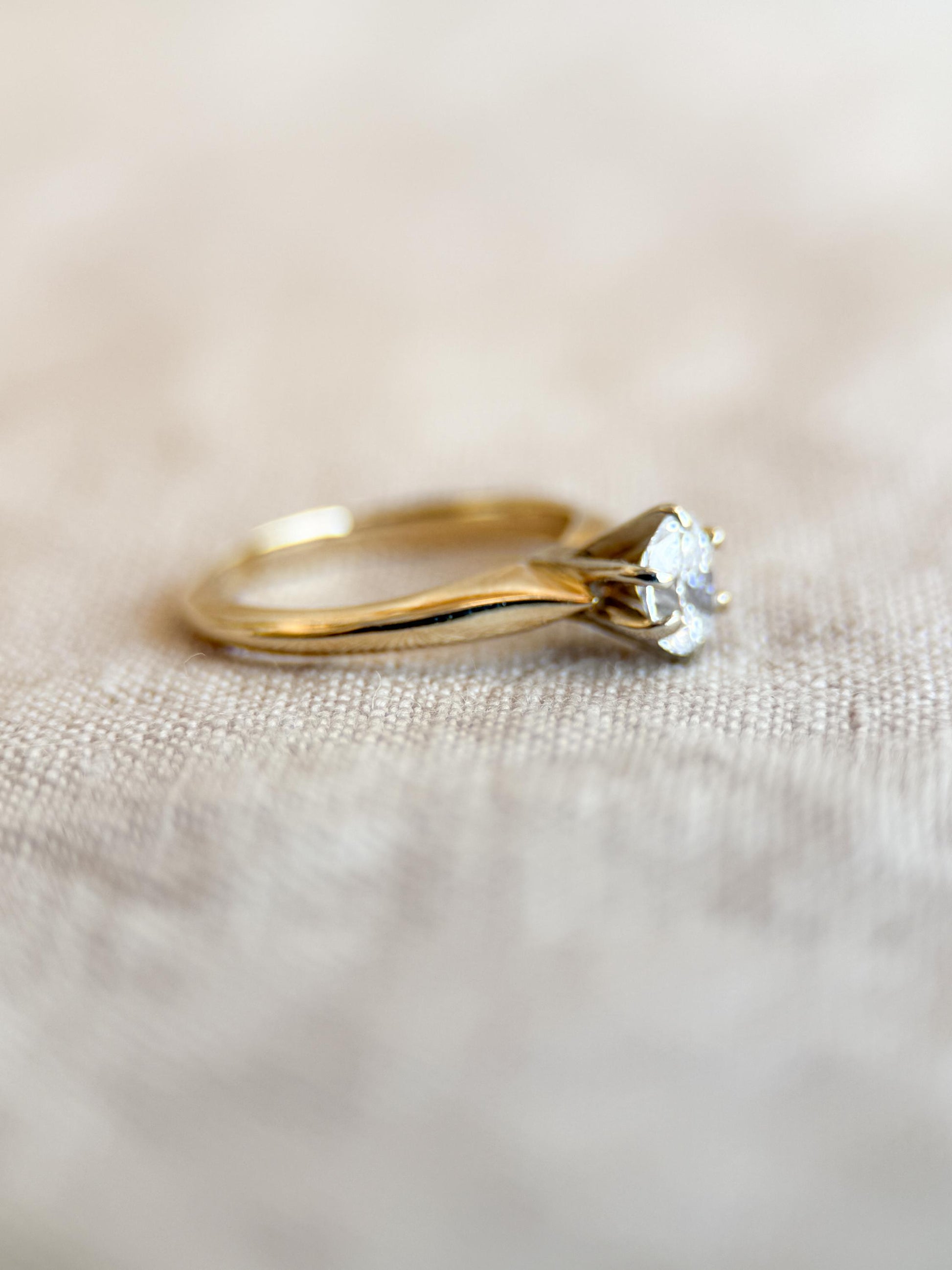 Vintage Oval Cut Diamond Solitaire Ring in 14k Gold, Retro Jewelry from the 1990s - Timeless, Sustainable, @JewelryOnRepeat
