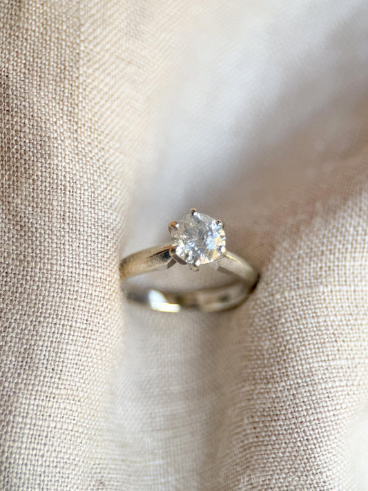 Vintage Diamond Solitaire Engagement Ring in 14k White Gold, Retro Jewelry from the 1990s - Timeless, Sustainable, @JewelryOnRepeat