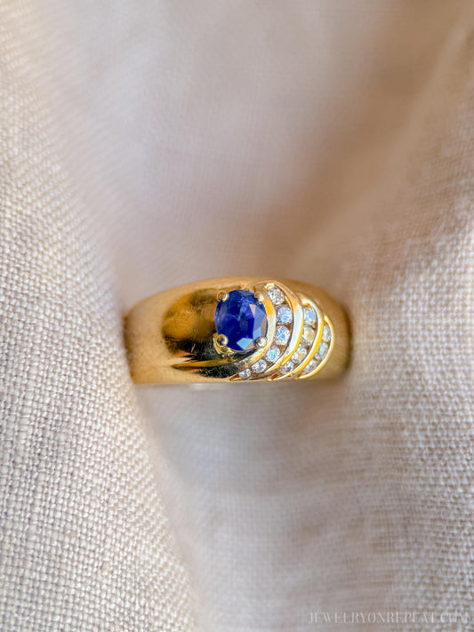 Vintage Diamond and Sapphire Wide Wave Band in 18k Gold, Vintage Jewelry from the 1990s - Timeless, Sustainable, @JewelryOnRepeat