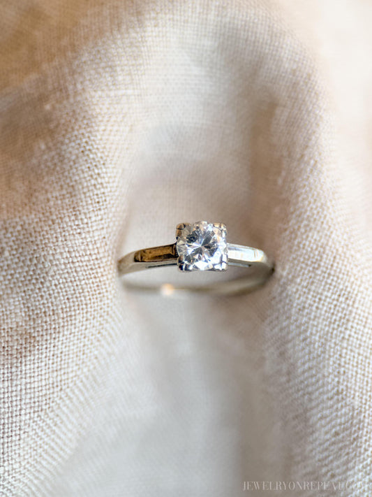 Vintage Art Deco Diamond Solitaire Engagement Ring in 14k Gold, Antique Jewelry from the 1950s - Timeless, Sustainable, @JewelryOnRepeat