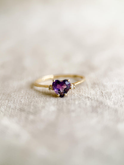 Vintage 1990s Amethyst Heart Ring in 14k Gold