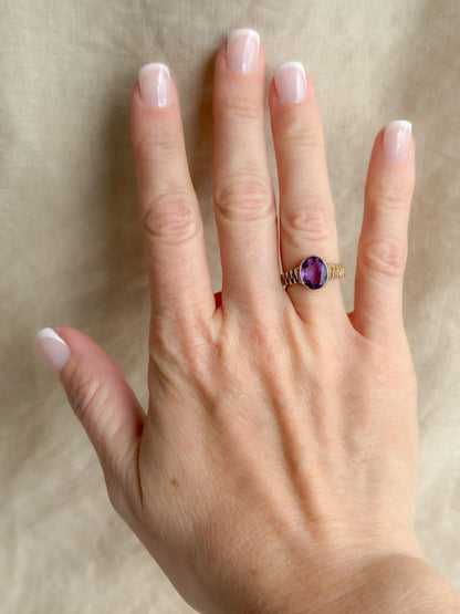 Vintage 1970s Oval Cut Amethyst Ring in 14k Gold