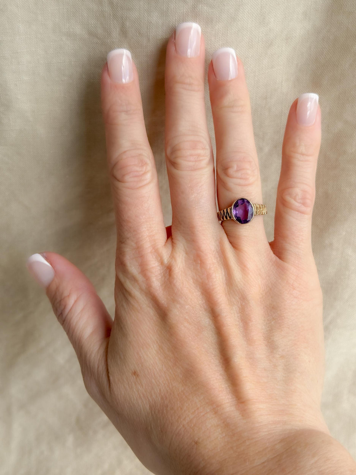 Vintage 1970s Oval Cut Amethyst Ring in 14k Gold