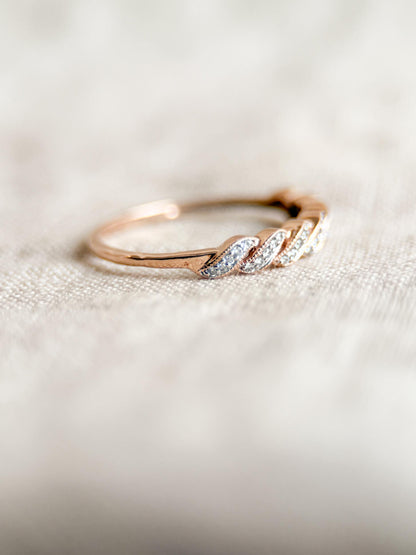 Vintage 2000s Rose Gold Diamond Wedding Band: 14k Retro Minimalist Heirloom Ring for Women