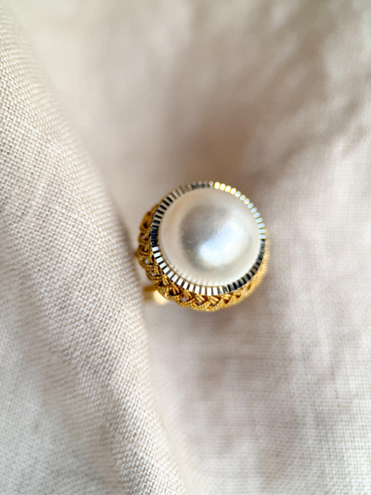 Vintage 1970s Mabe Pearl Cocktail Ring in 18k Gold
