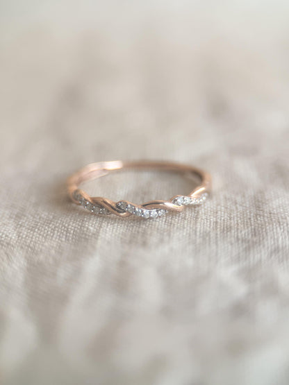 Vintage 2000s Rose Gold Diamond Wedding Band: 14k Retro Minimalist Heirloom Ring for Women