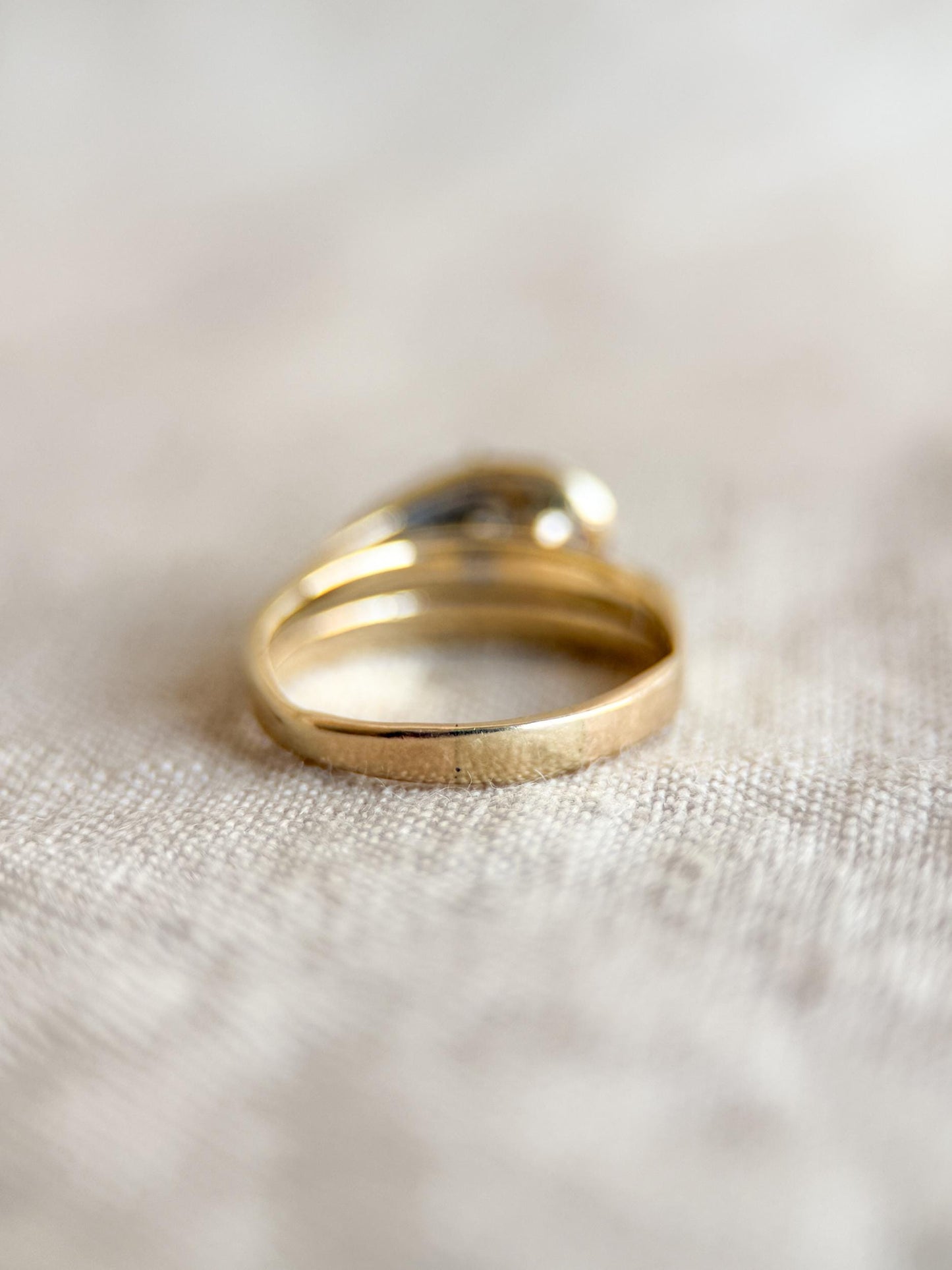 Vintage Diamond Engagement Ring, Round Cut, 14k Gold, Three Stone Wave Swirl Bridal Ring