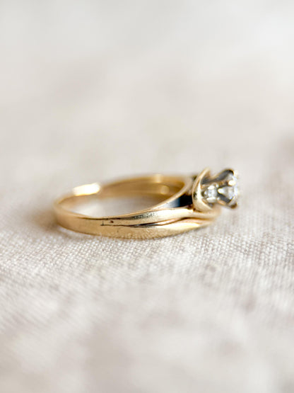 Vintage Diamond Engagement Ring, Round Cut, 14k Gold, Three Stone Wave Swirl Bridal Ring