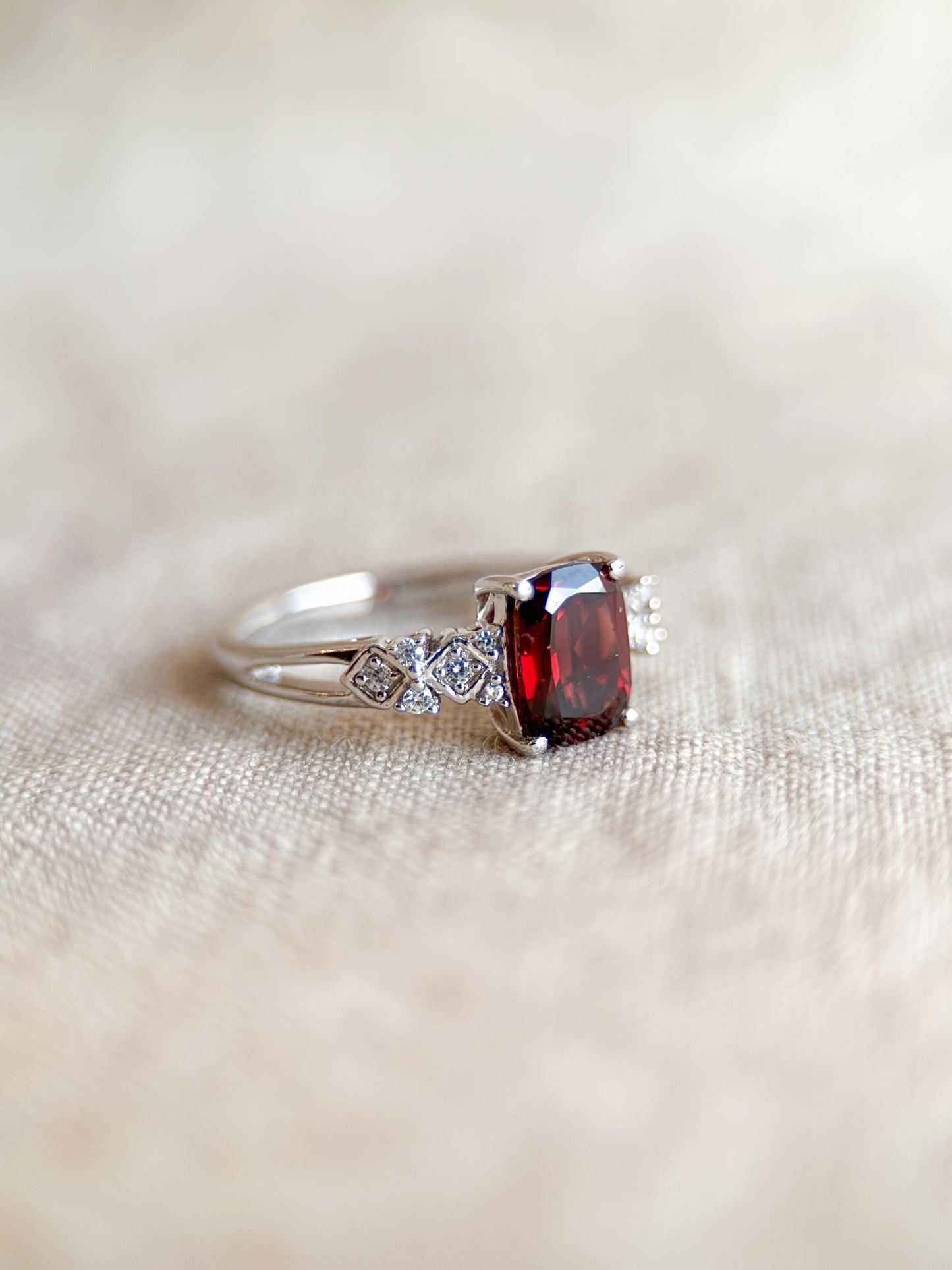 Vintage Sterling Silver Garnet Gemstone Ring, Faceted Gemstone Statement Ring, Classic Elegant Jewelry
