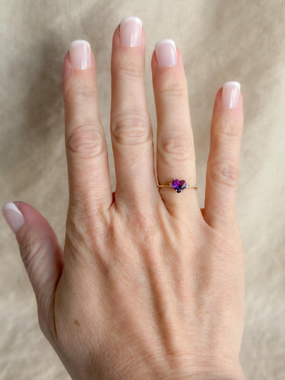 Vintage 1990s Amethyst Heart Ring in 14k Gold
