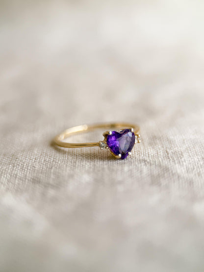 Vintage 1990s Amethyst Heart Ring in 14k Gold