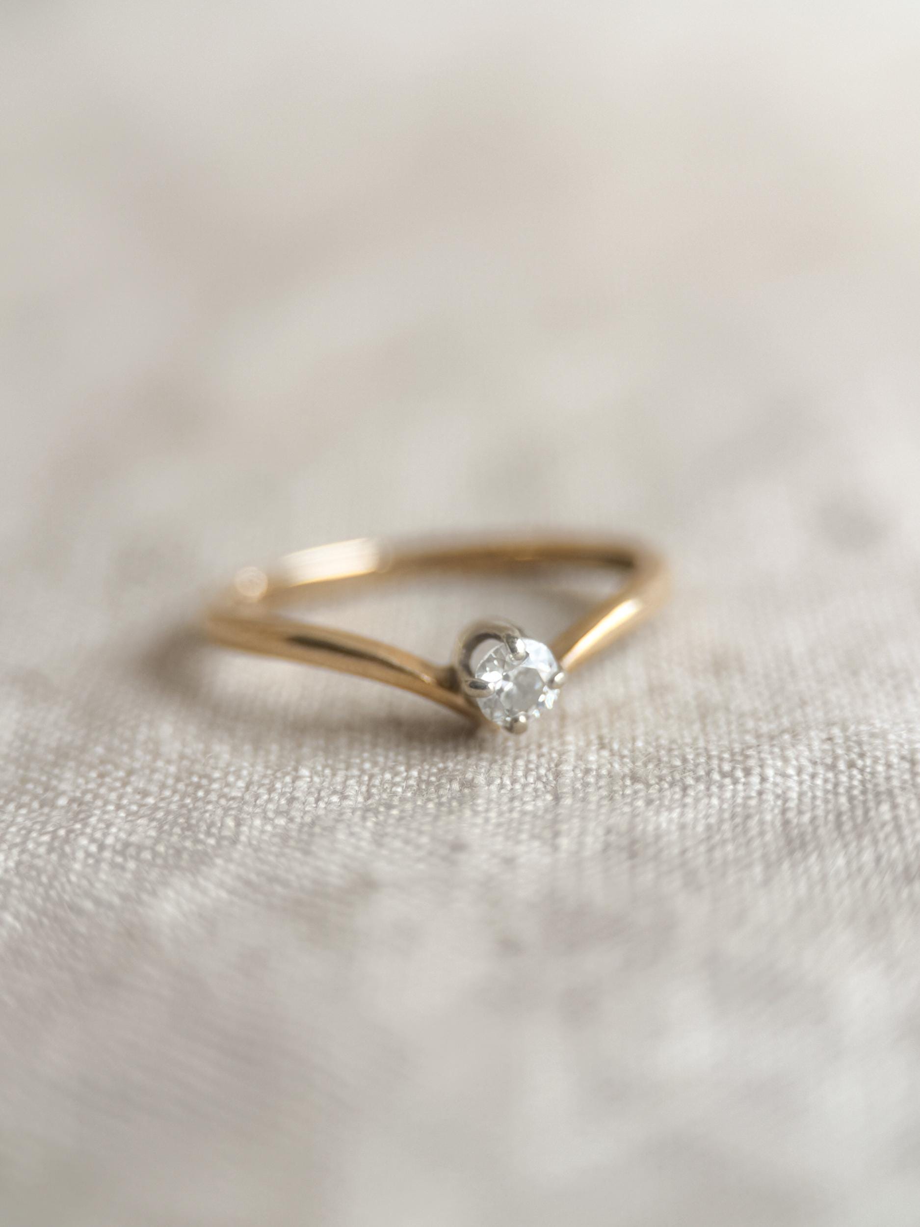 Antique Diamond Engagement Ring, Round Cut, 14k Gold, 1920s Solitaire Chevron Bridal Ring