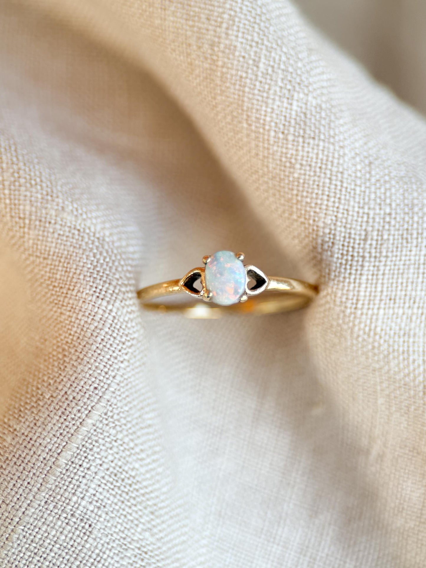 Vintage 1990s Opal Ring in 14k Gold - Timeless Sustainability • Vintage Fine Jewelry