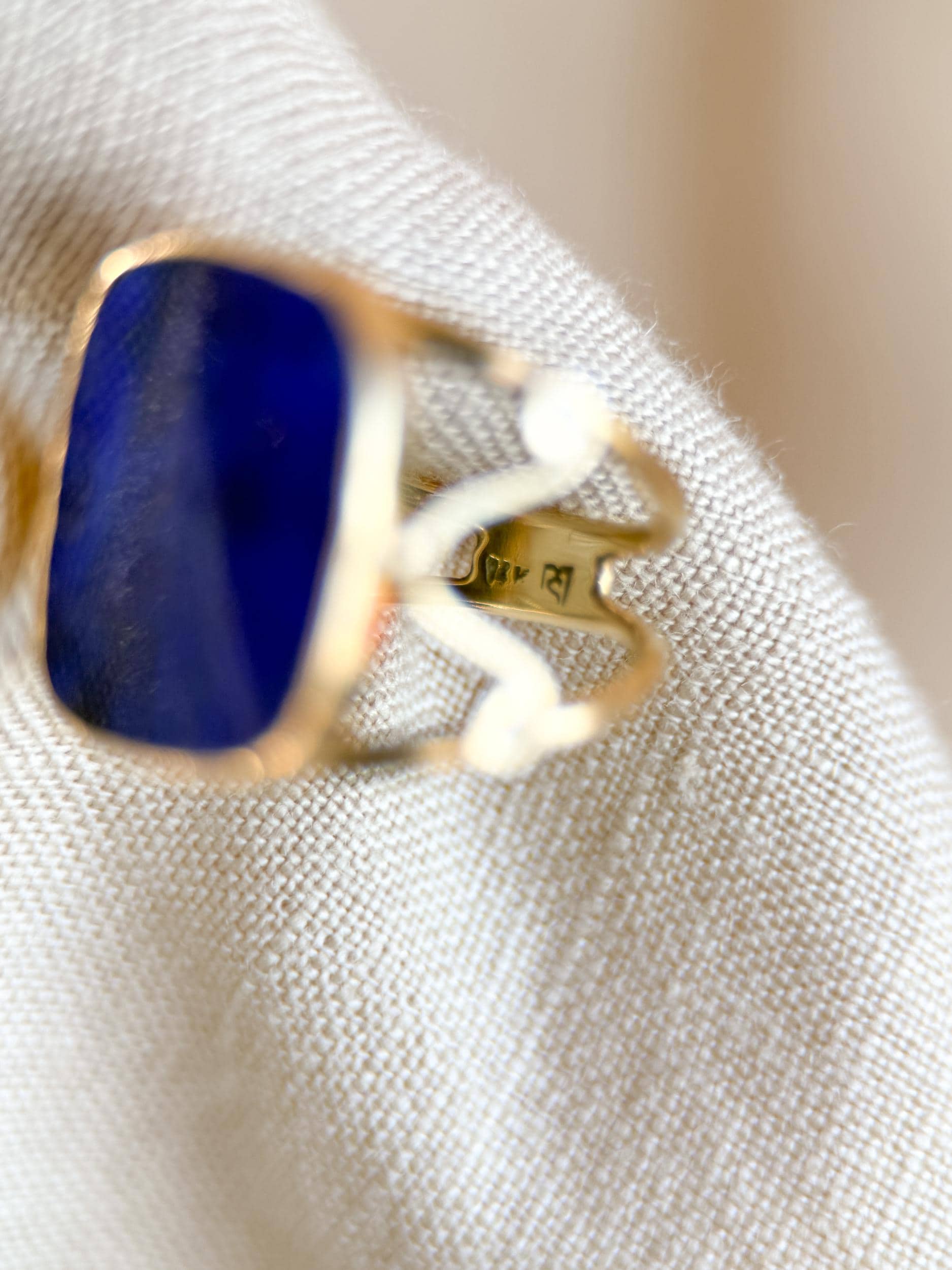 Vintage 1970s Lapis Lazuli Gemstone Ring in 14k Gold