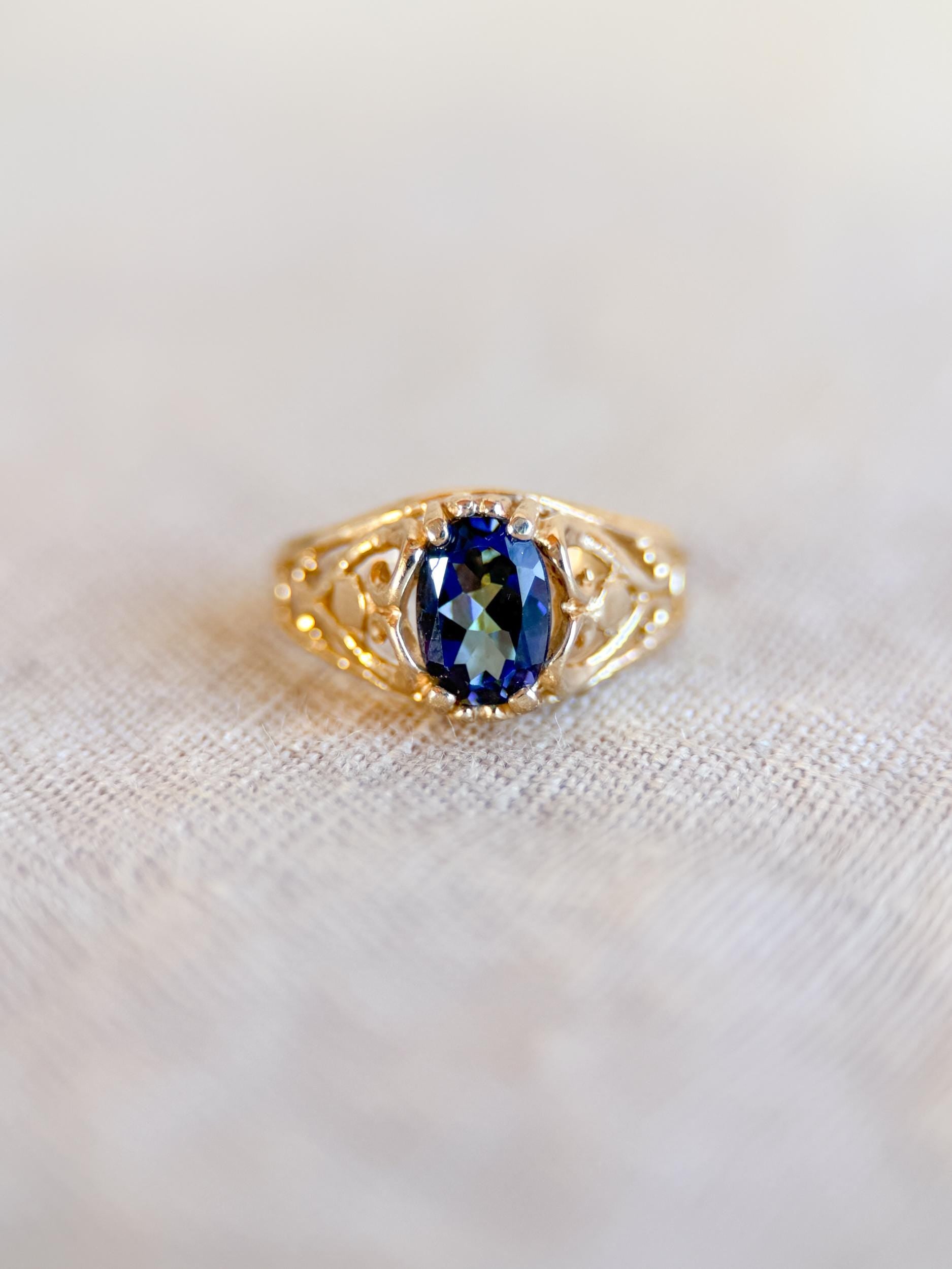 Vintage 1960s Mystic Topaz Gemstone Ring in 14k Gold